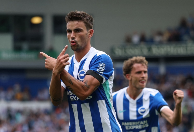 尤文图斯中场引援锁定奥莱利为首要目标，凯西、比苏马及阿姆拉巴特列入备选名单