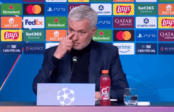 开云手机版-不装了，穆帅突爆争议发言！本菲卡很意外，球迷：又开始甩锅了|何塞·穆里尼奥|本菲卡足球俱乐部|穆里尼奥|尤文图斯|国际米兰_新浪体育_新浪新闻