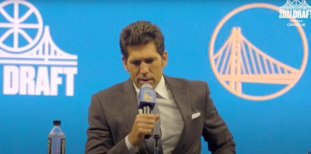 开云用户中心-迈尔斯:交易选择并不多 汤普森决定未来球队方向